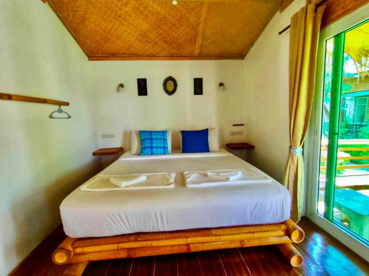 Mook Montra Resort Sea Front Ko Mook Bagian luar foto
